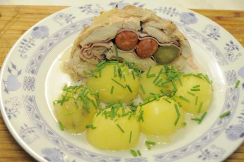 Pražská kuřecí roláda – Střední recept z Česko kuchyně, hotový za 30 - 45 minut